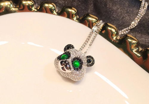 呆萌生動的動物首飾 讓翡翠煥發童趣，引領珠寶設計新風尚